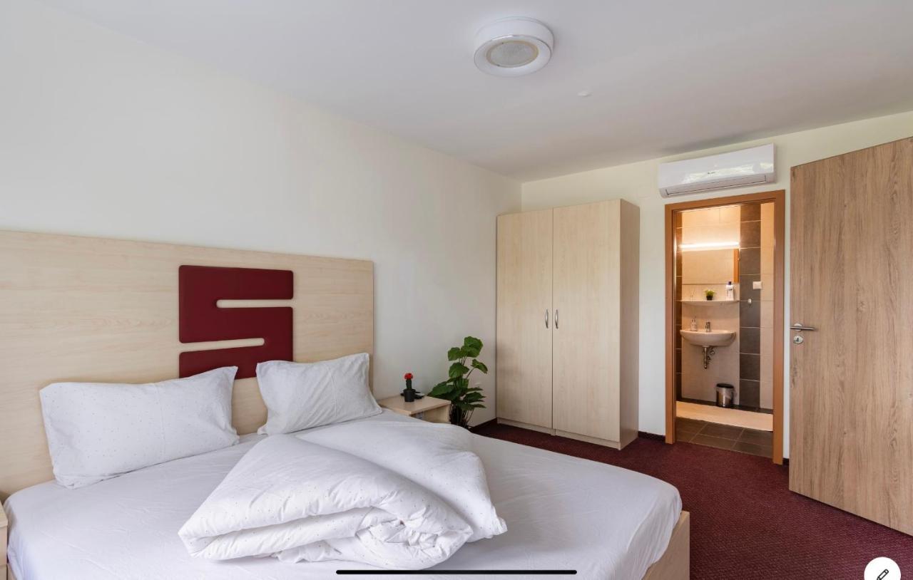 Sinus Premium Aparthotel シオーフォク エクステリア 写真